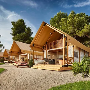 Holiday park Arena One 99 Glamping, Pomer